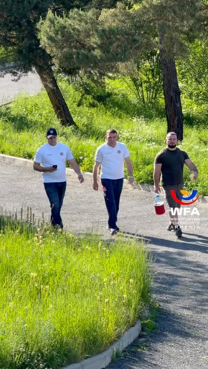 Մարզումային գործընթացը շարունակվում է