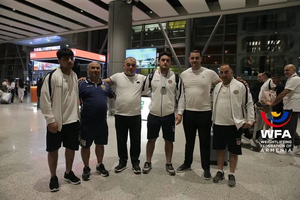 Պատանի ծանրորդները վերադարձան հայրենիք